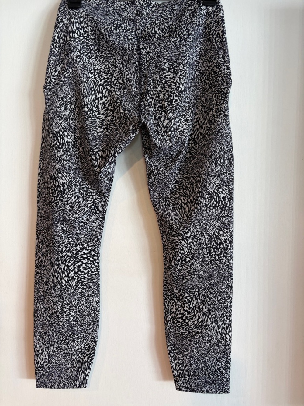 Lululemon Align High Rise Tight 25" Warped Grain Alpine White Black Size 8 - Picture 3 of 4